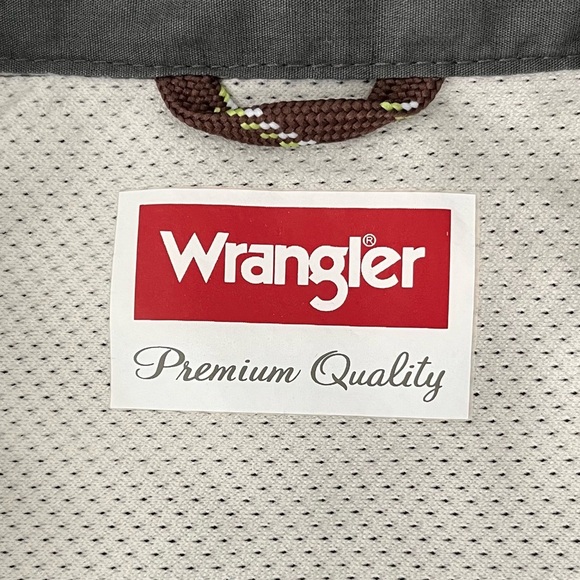Wrangler Gray Casual Button Down Shirt - Picture 7 of 10